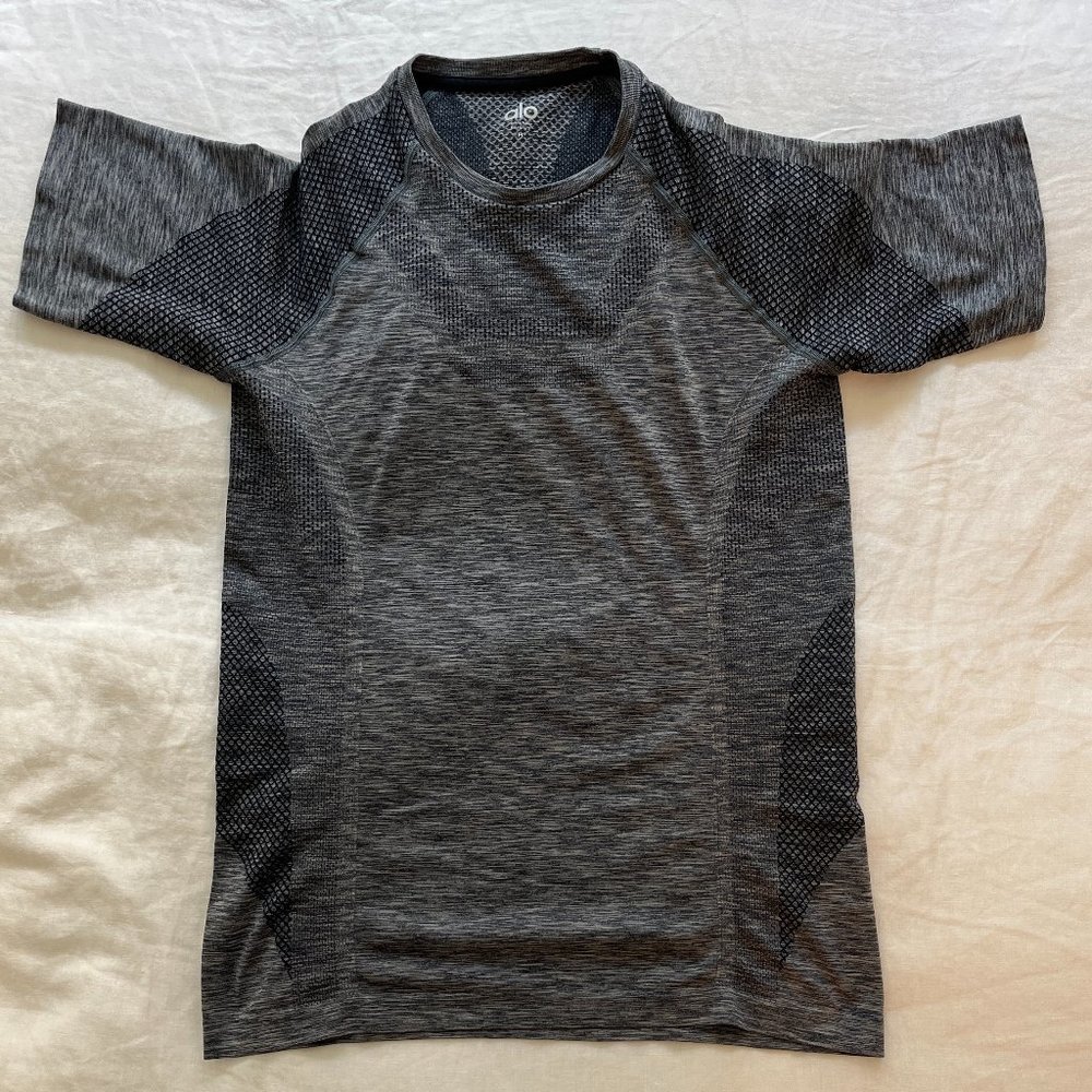 ALO Yoga Men's Workout T-Shirt